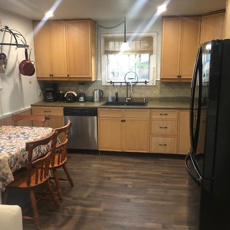 Entire Detached 3-Bedrooms Cute Home In Cornwall Area Bagian luar foto