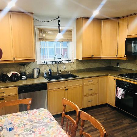 Entire Detached 3-Bedrooms Cute Home In Cornwall Area Bagian luar foto