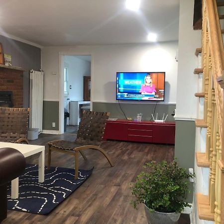 Entire Detached 3-Bedrooms Cute Home In Cornwall Area Bagian luar foto